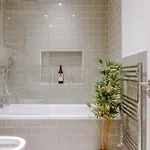 Garden - - Ground Floor Apartment *